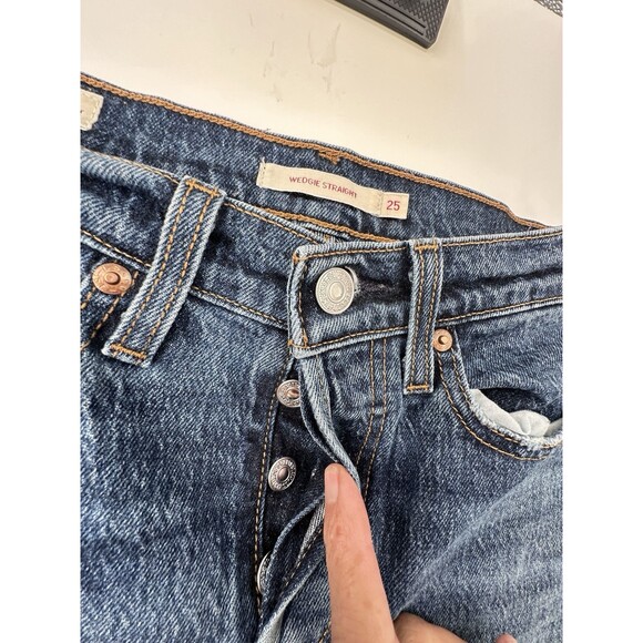 Levis Wedgie Jeans Size 25 High Rise Straight Medium Blue Denim Button Fly - Picture 4 of 16